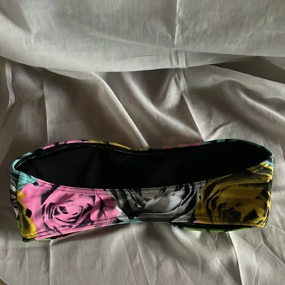 Volcom Bikini Top - Picture 7 of 8